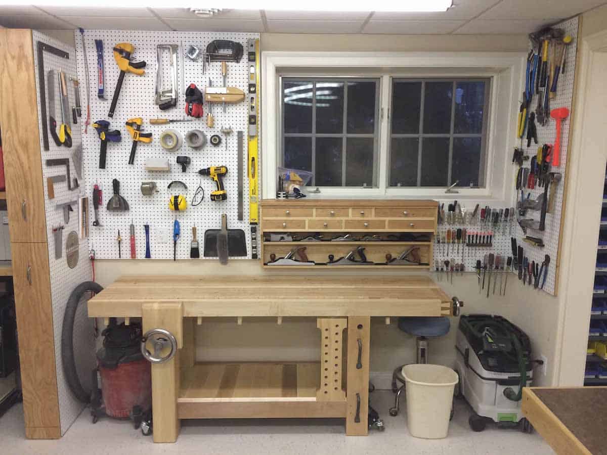A cozy and very practical budget built woodshop