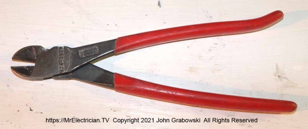 A pair of Knipex high leverage diagonal pliers. CLICK to see on Amazon